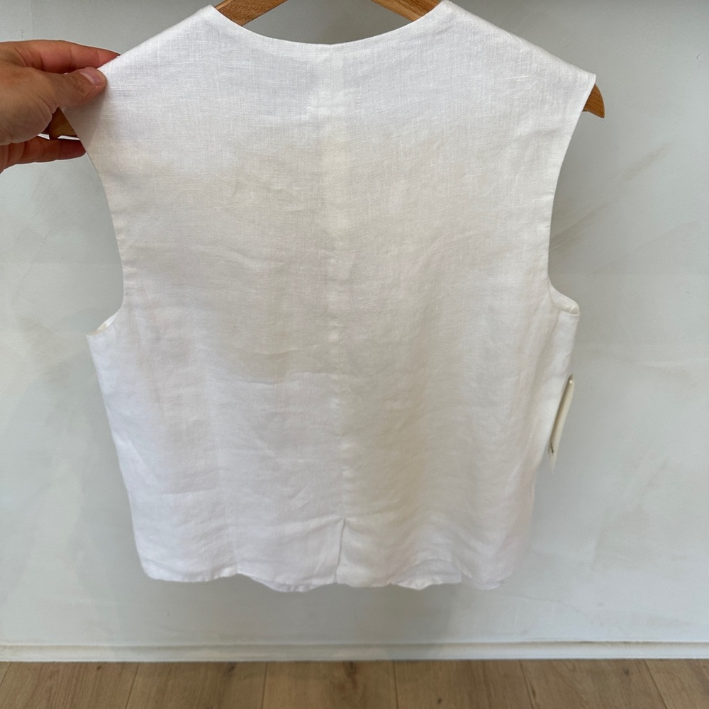 DONNI.
Women's The Linen Vest - Picture 4 of 4